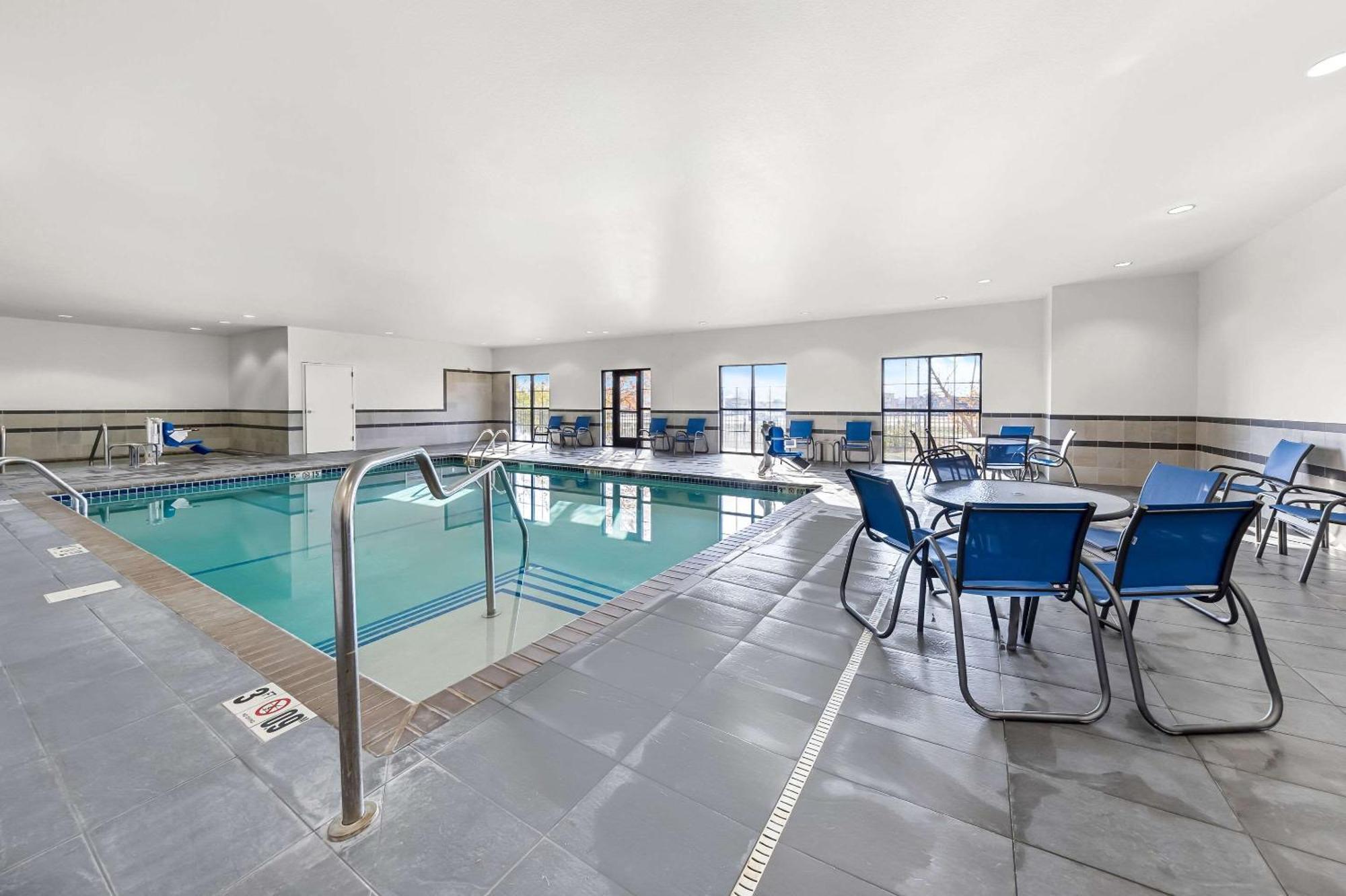Comfort Inn & Suites West - Medical Center Rochester Exteriör bild